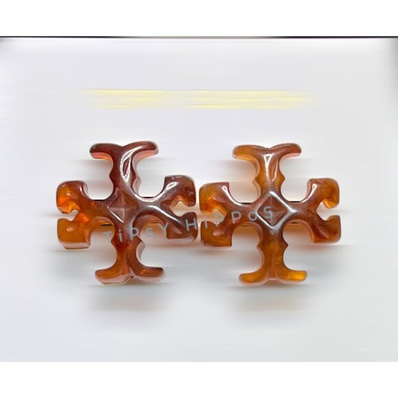 BEAUTIFUL TORY BURCH BROWN ENAMEL ROXANNE EARRINGS. - Picture 2 of 4